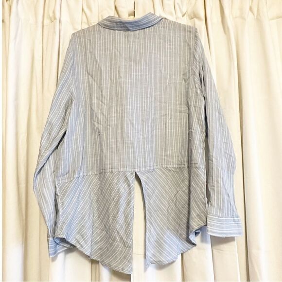 NWT Lucky brand blue and white striped button down shirt - Picture 3 of 3